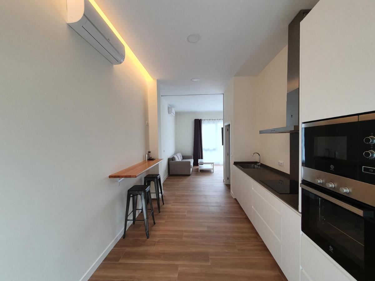 Redondela Apartments - Bedroom, Bathroom & Kitchen エクステリア 写真